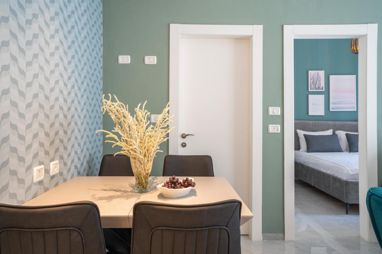 Sea N' Rent: Beachfront 2-Bedroom Apartment in Nahariya Exterior photo