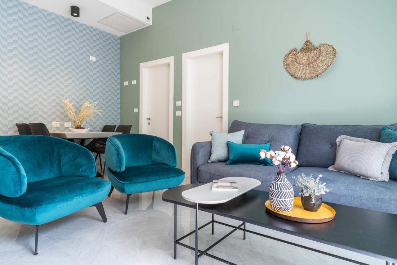 Sea N' Rent: Beachfront 2-Bedroom Apartment in Nahariya Exterior photo